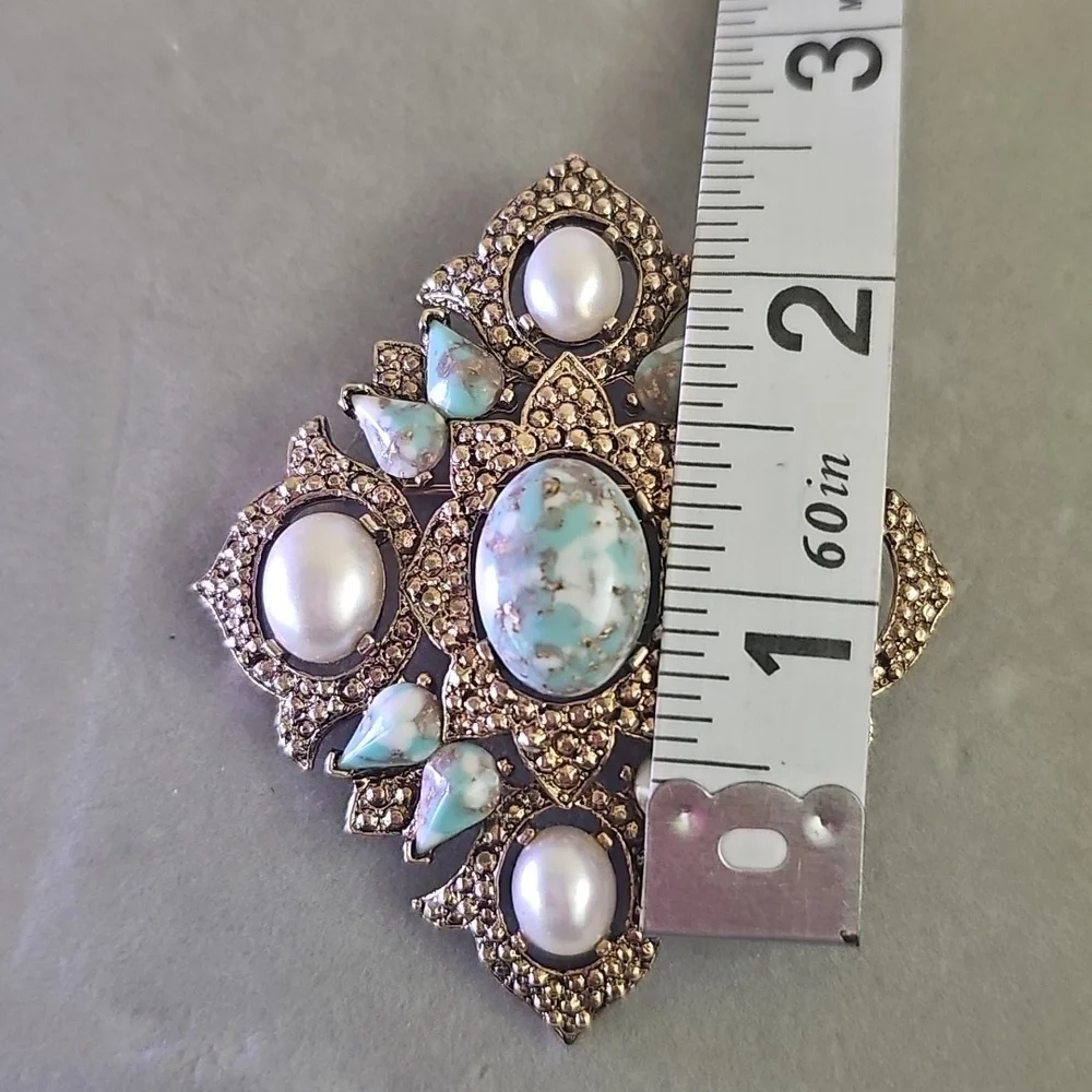 Vintage Signed Sarah Coventry 1968 Remembrance Collection Brooch And Pendant